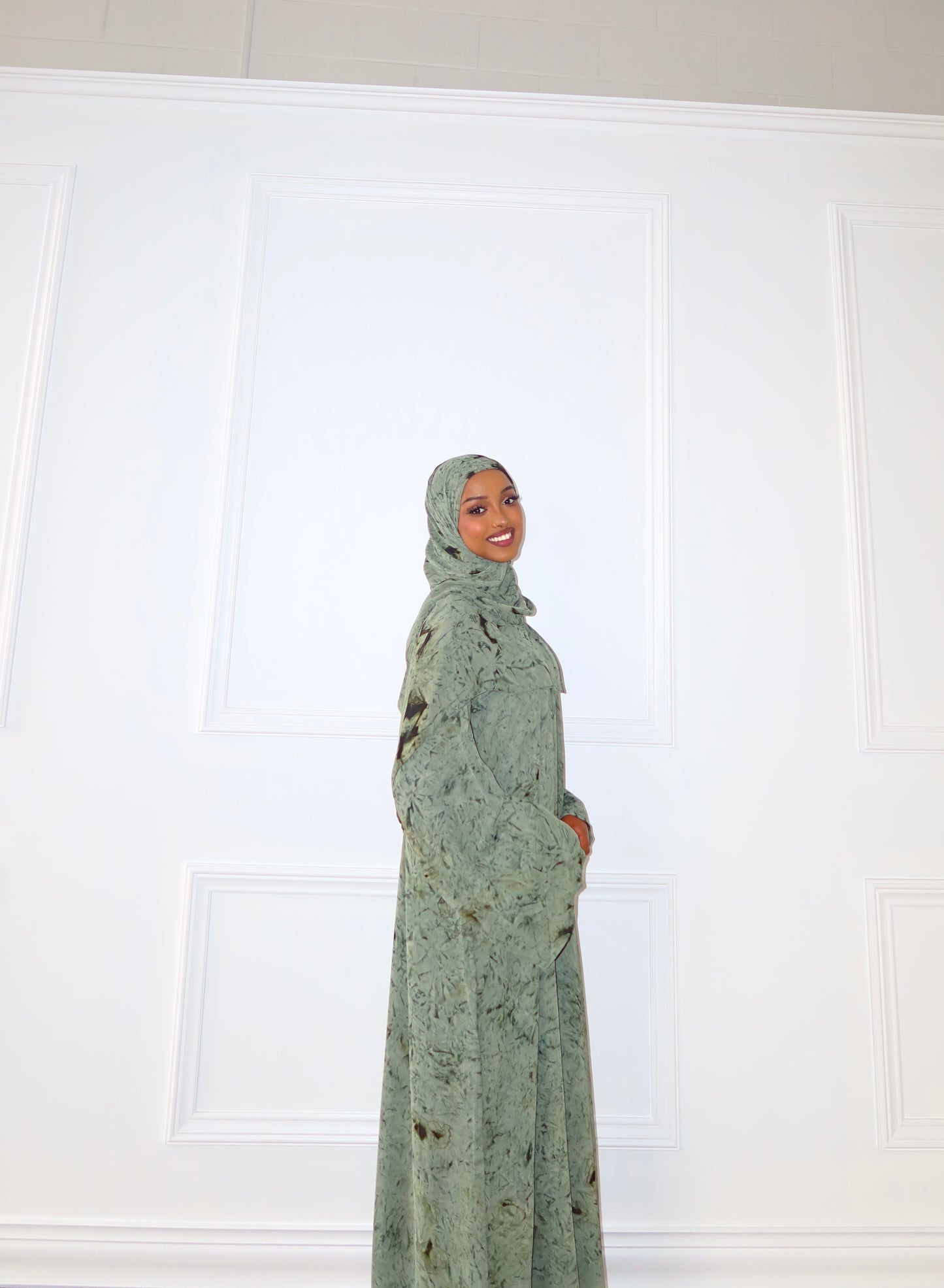 Closed Lightweight Printed Abaya Set