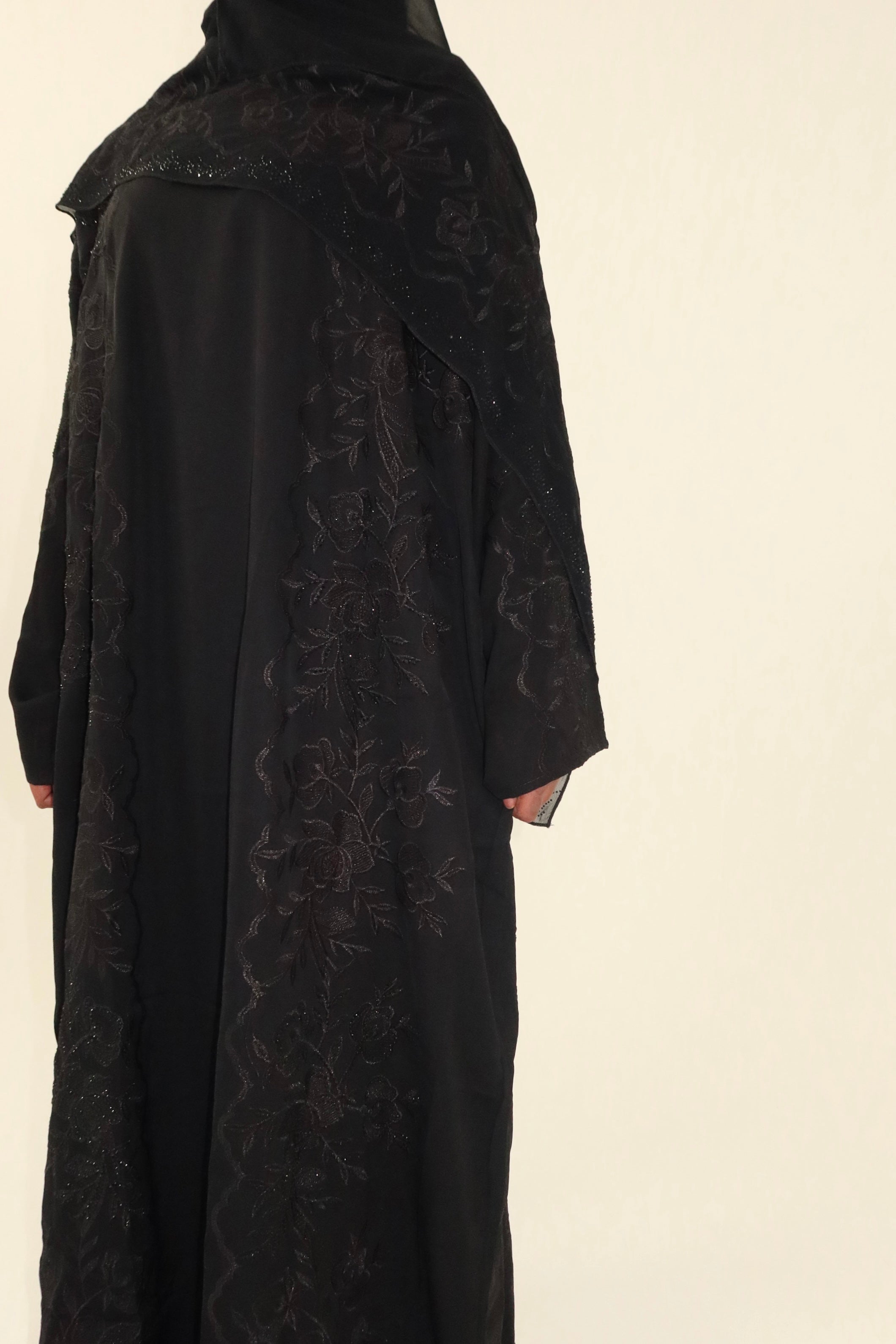 Bloom Embroidered Closed Abaya Set